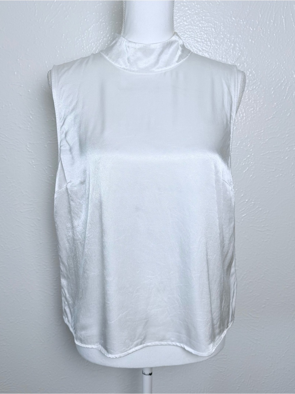 Rails Yolie Ivory Satin Mock Neck Sleeveless Blouse Top Large